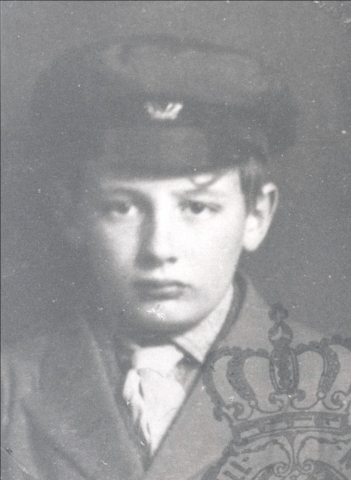 Wallenberg első útlevélképe 11 éves korából, 1923