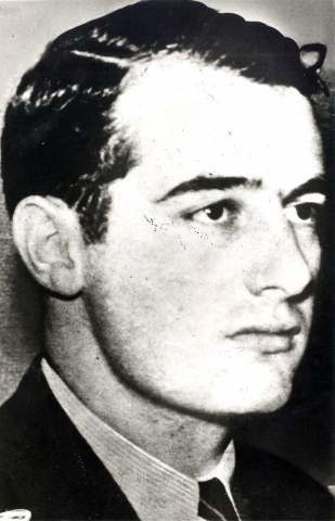 Wallenberg visszatért Svédországba és egy fürdő terveit készítette el - ez a kép egy neves újság címlapján jelent meg 1935-ben