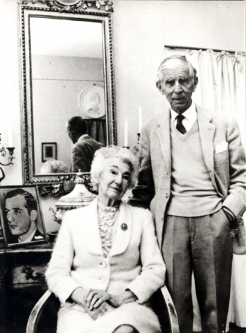 Wallenberg édesanyja, Maj, és mostohaapja, Fredrik von Dardek 1975-ben