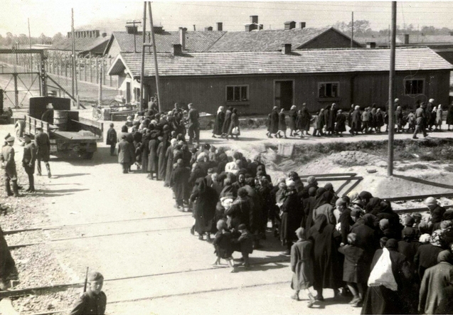 Úton a krematórium felé, Birkenau, 1944
